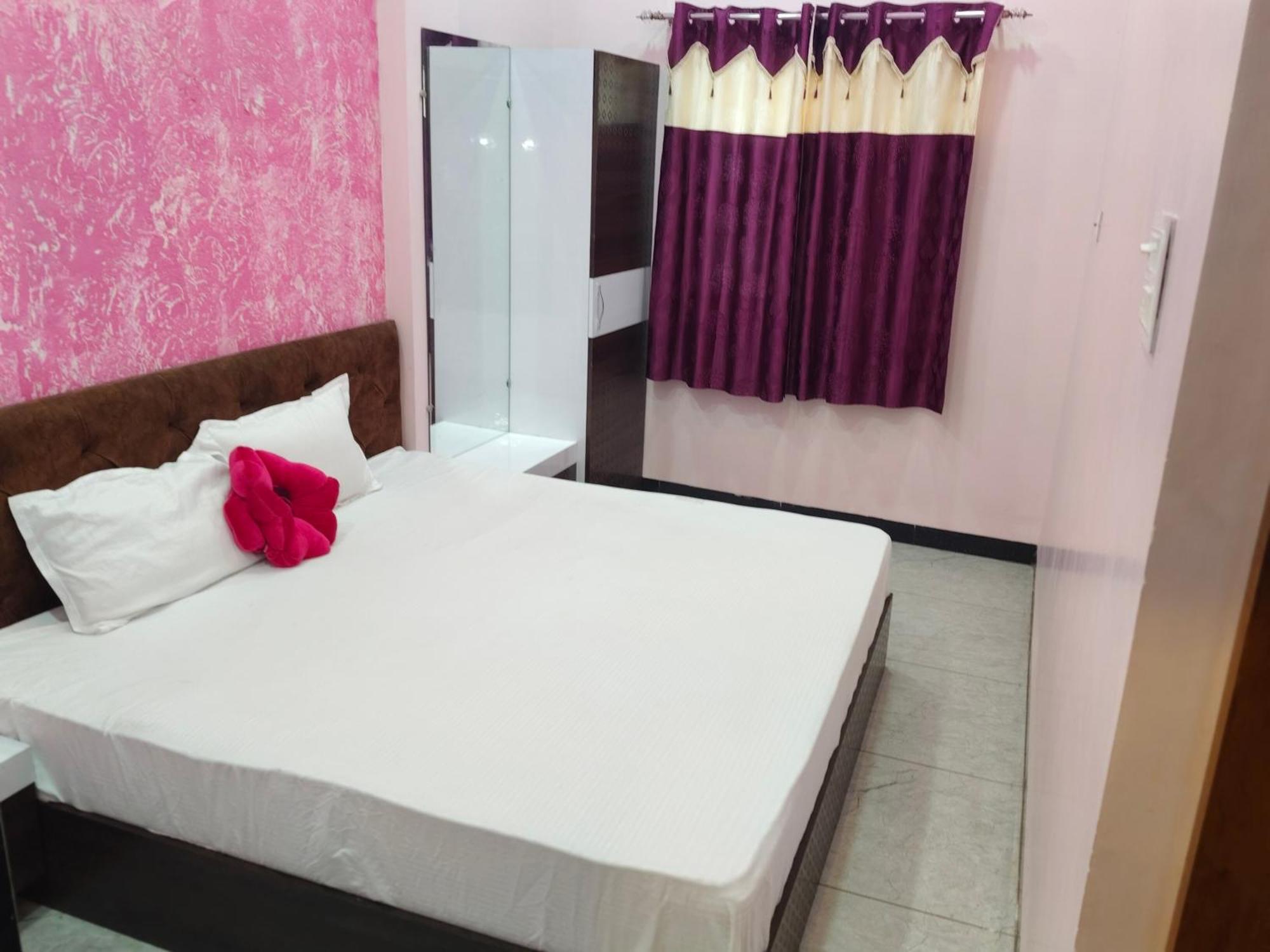 Anant Home Stay 乌贾因 客房 照片
